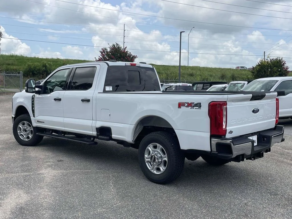 New 2026 Oxford White Ford XLT image 5