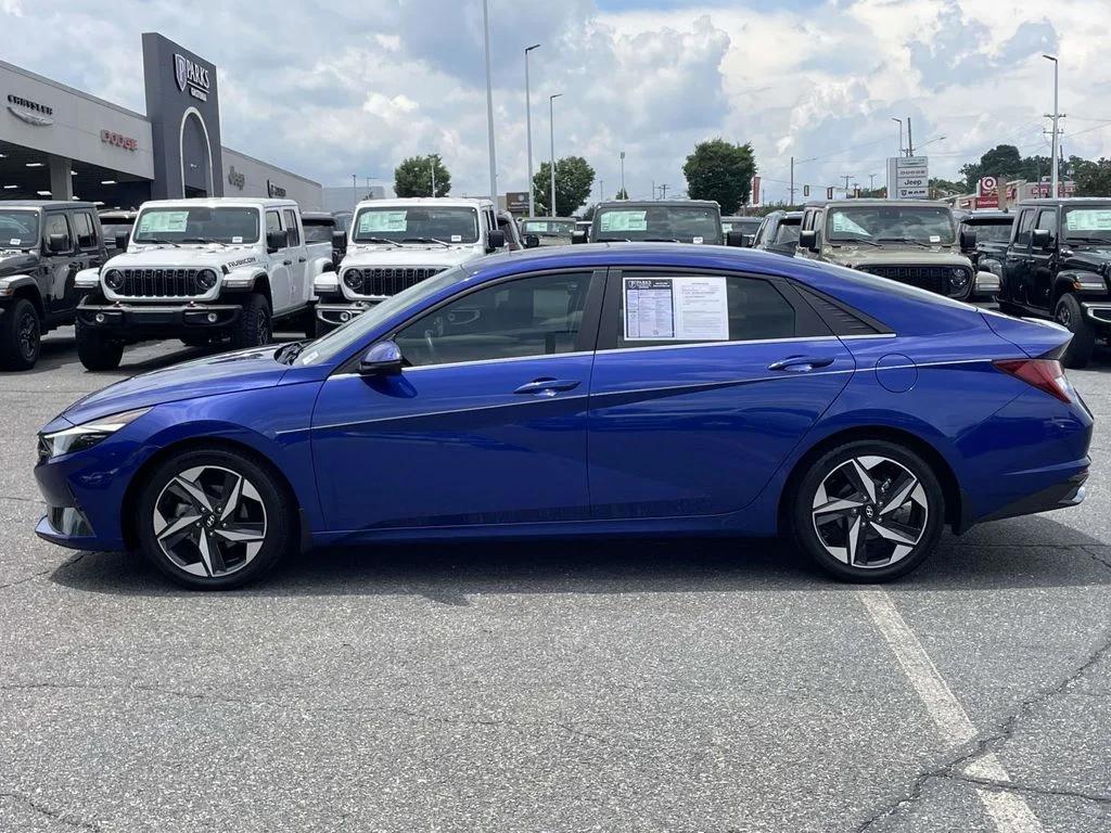 Used 2022 Blue Hyundai Limited image 5