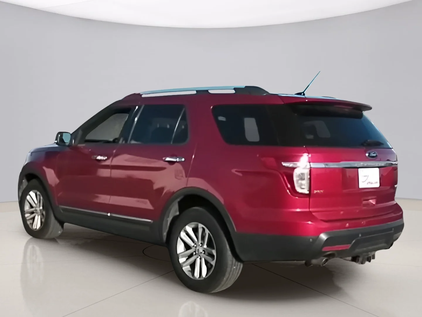 Used 2015 Red Ford XLT 4WD image 3