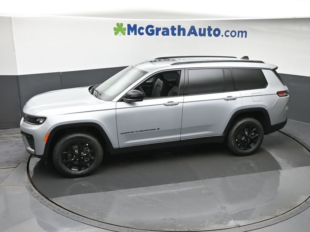 New 2026 Silver Zynith Jeep Altitude image 24