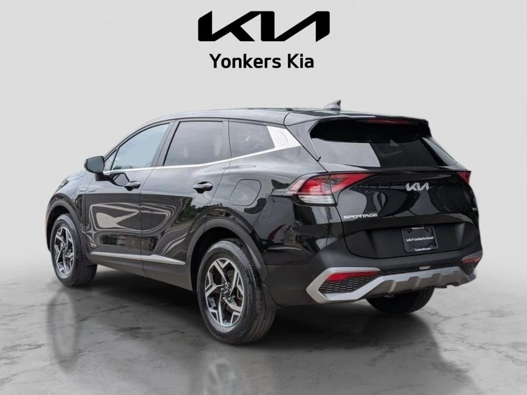 Used 2023 Black Kia LX image 9