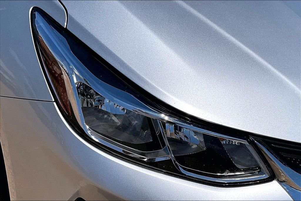 Used 2019 Silver Chevrolet LS image 27