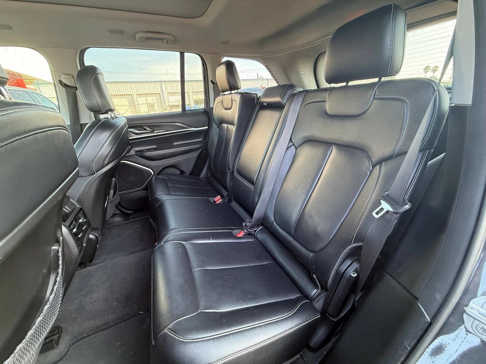 Used 2022 Gray Jeep Limited image 13