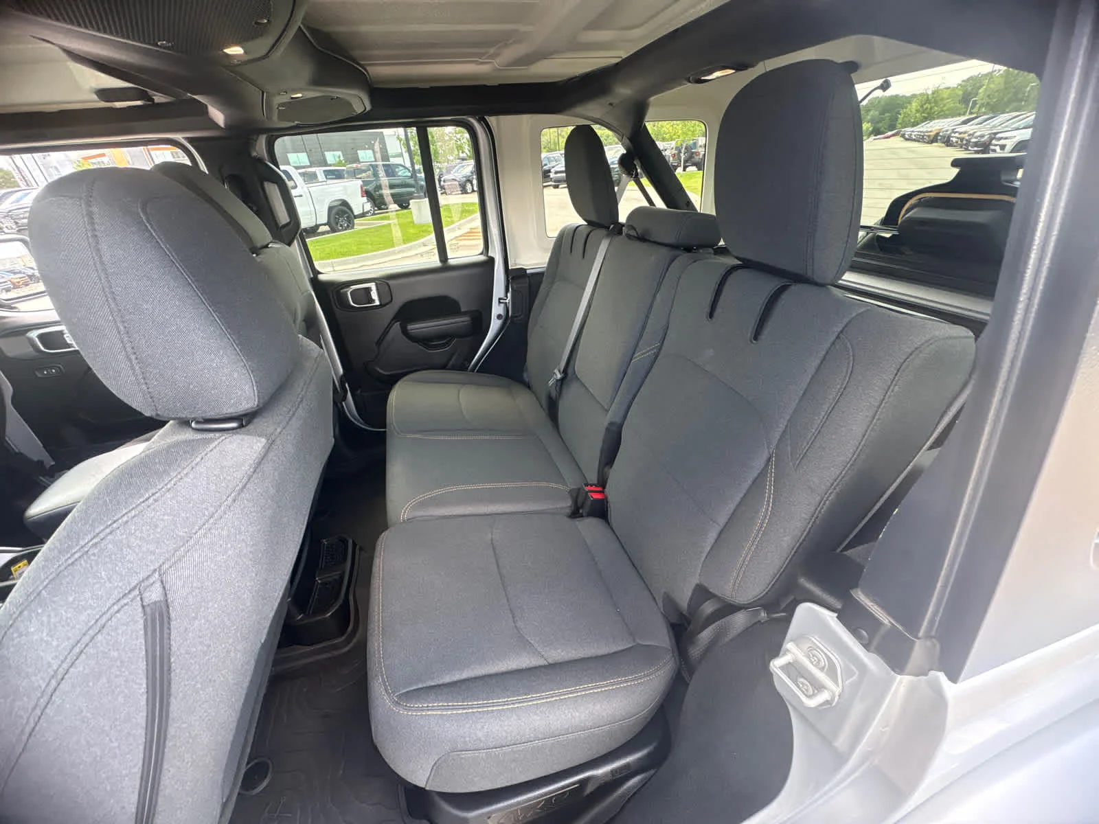 Used 2024 Silver Zynith Clearcoat Jeep Sport S image 13