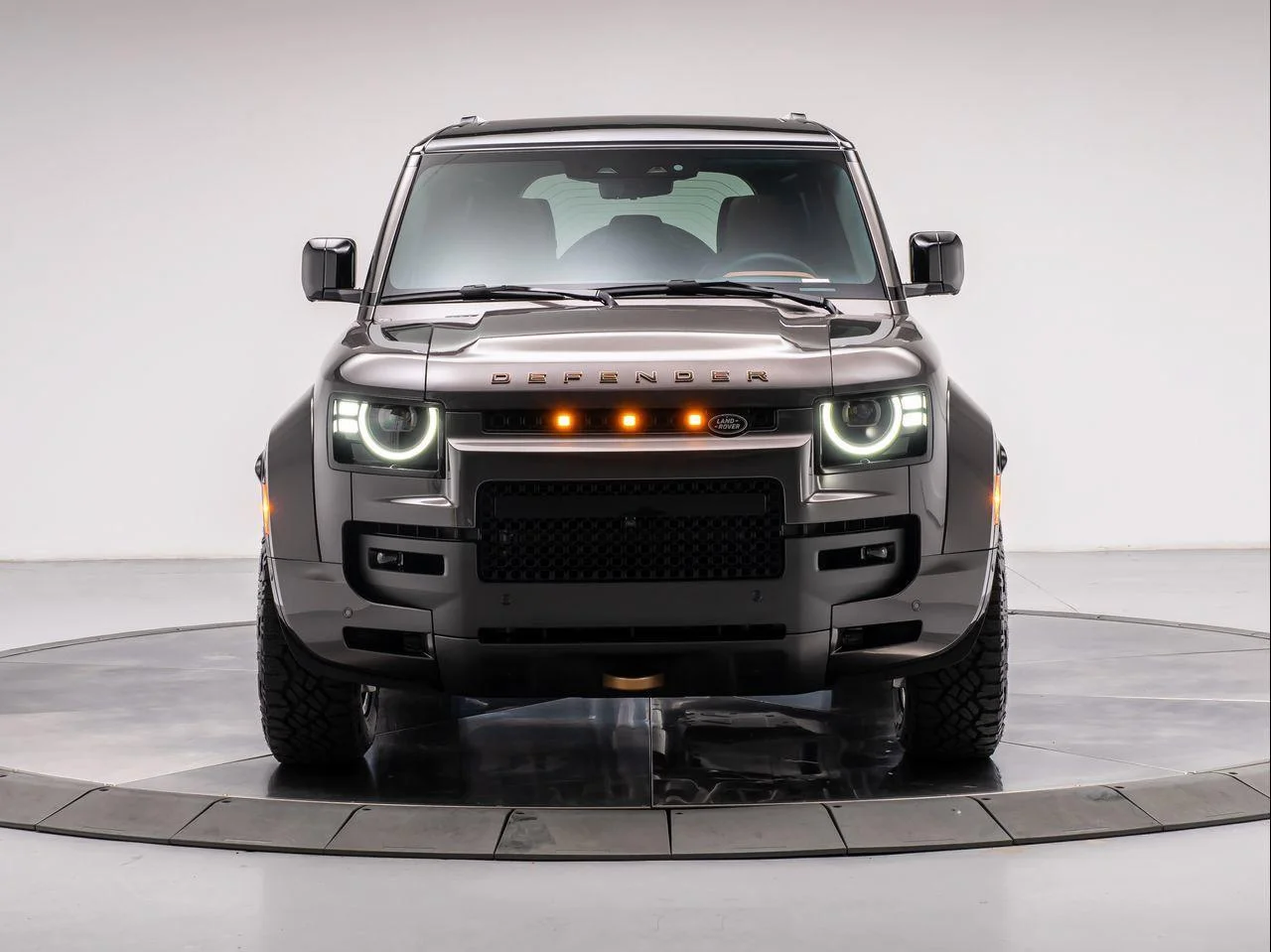 New 2026 CHARENTE GREY Land Rover P635 OCTA image 8