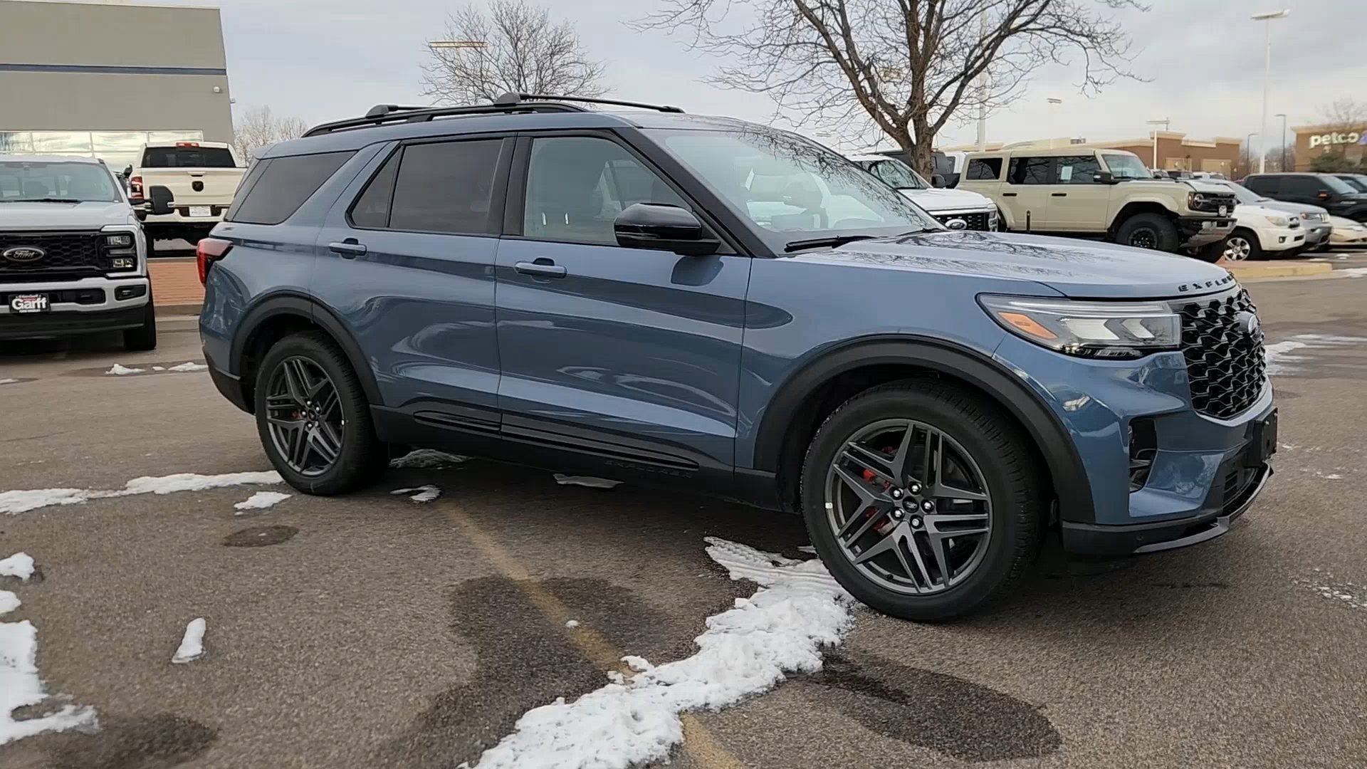 2026 Ford Explorer ST - Photo 8