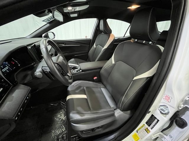 2025 Toyota Camry SE - Photo 10