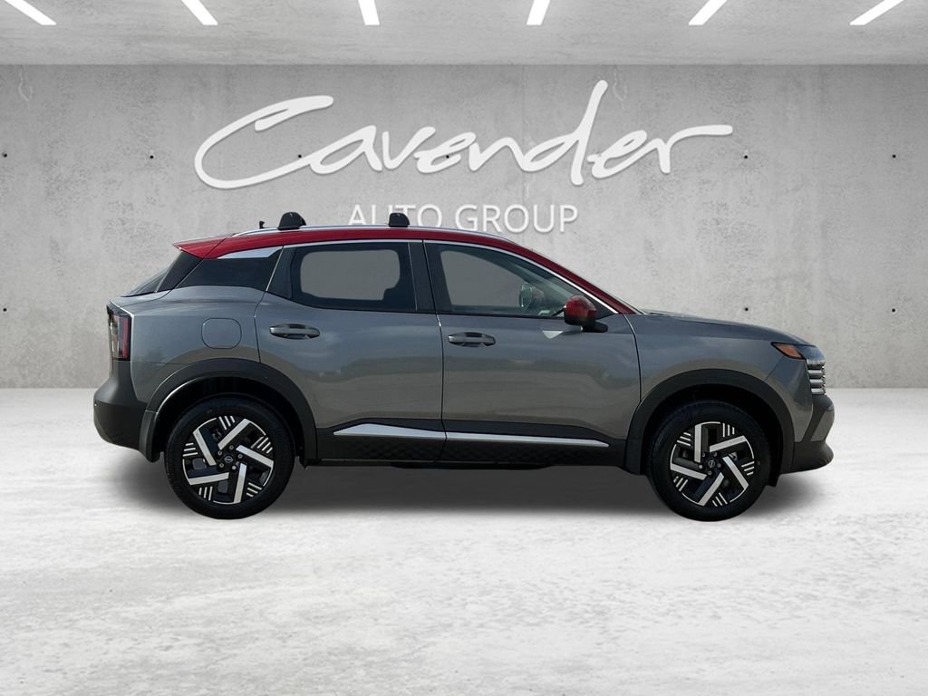 New 2026 Gun Metallic / Scarlet Ember Tintcoat Two-tone Nissan SV image 18