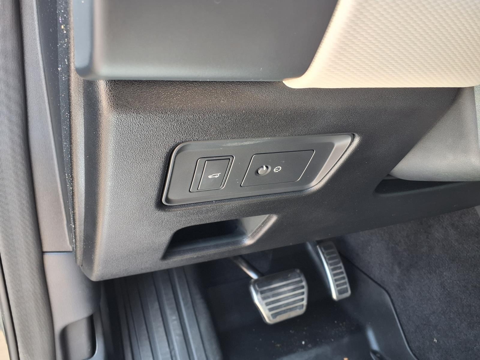 2024 Land Rover Discovery Dynamic SE  at HGreg Houston