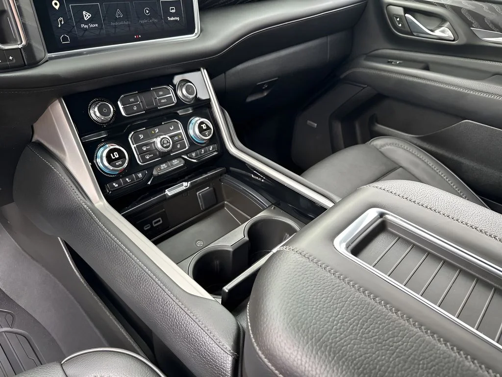 Used 2023 White GMC Denali image 36