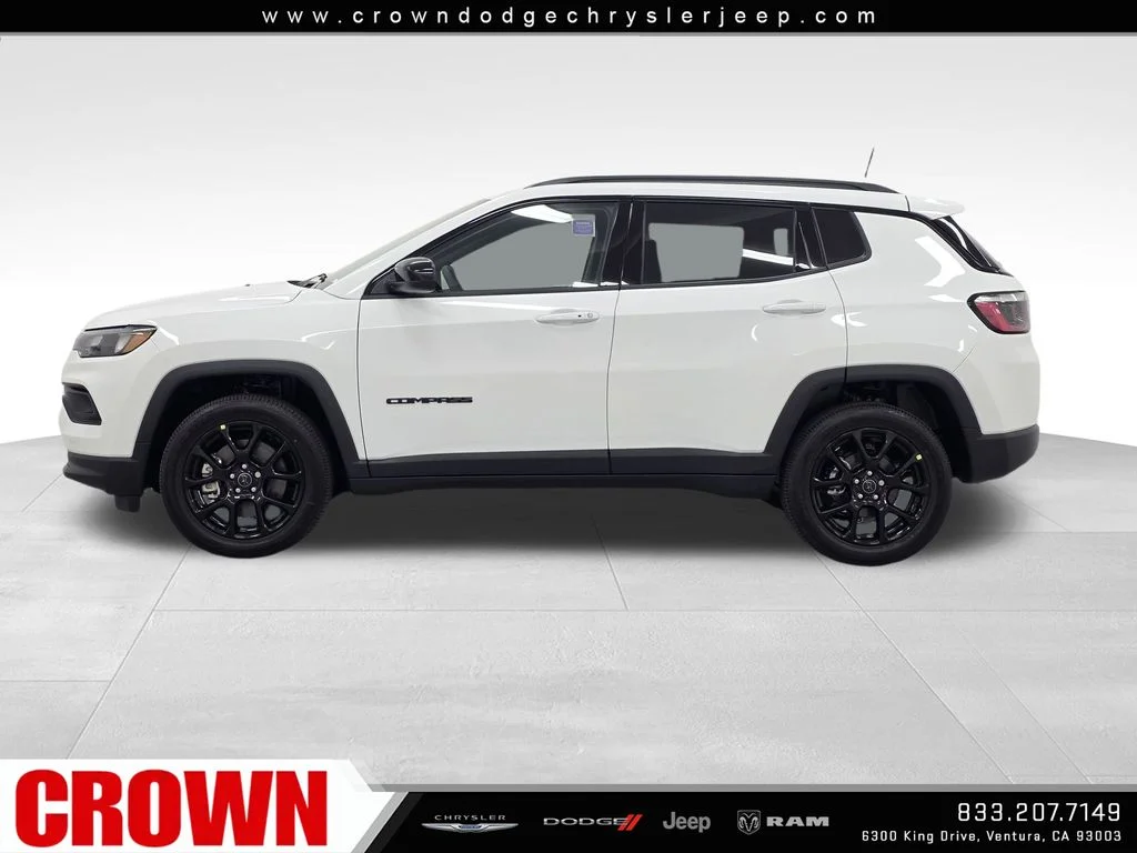 New 2026 Bright White Clearcoat Jeep Latitude image 8