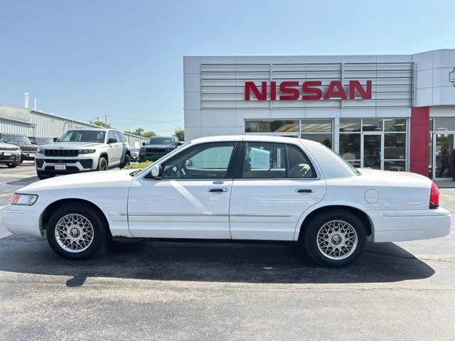Used 2001 Mercury Grand Marquis GS with VIN 2MEFM74W41X640283 for sale in Dixon, IL