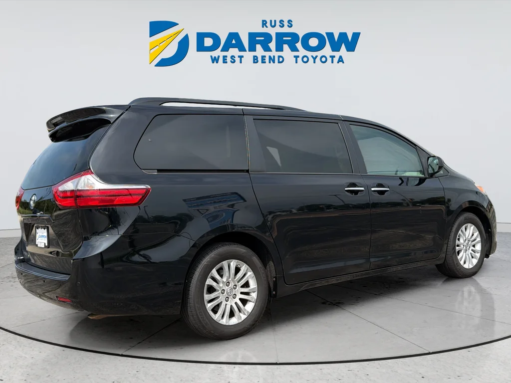 Used 2016 Black Toyota XLE image 5