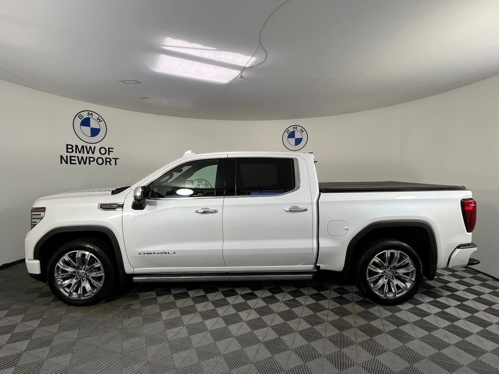 Used 2023 White GMC Denali image 13