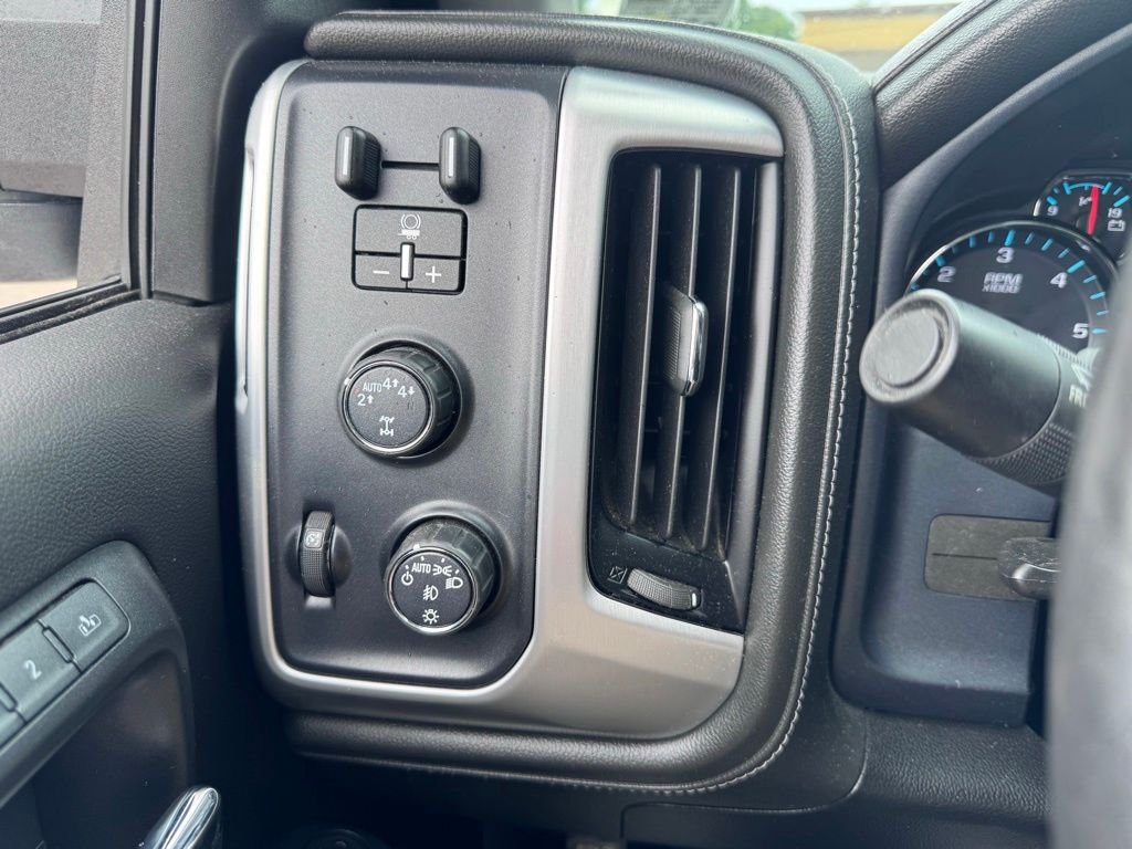 Used 2018 White GMC SLT image 14
