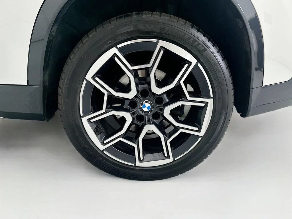 Used 2023 White BMW xDrive28i image 30