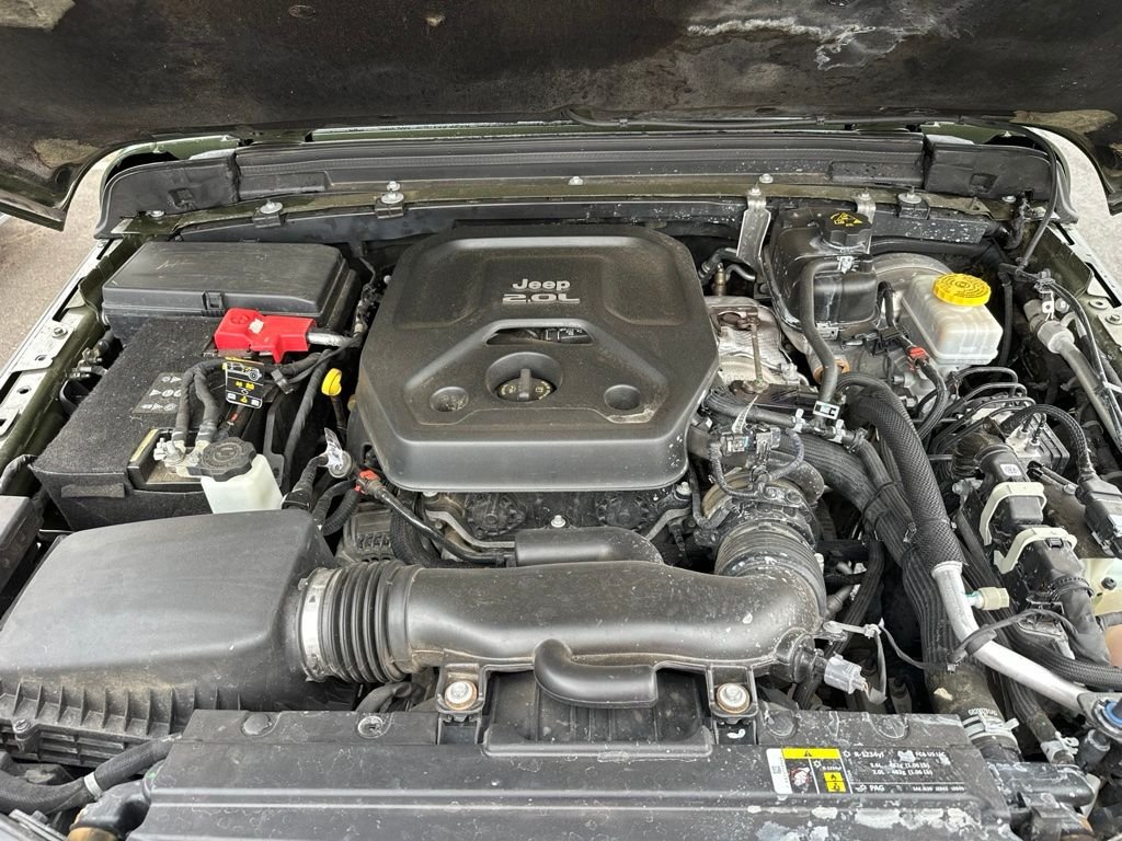 Used 2020 Green Jeep Sport image 4