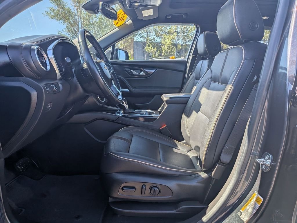 Used 2022 Iron Gray Metallic Chevrolet Premier image 17