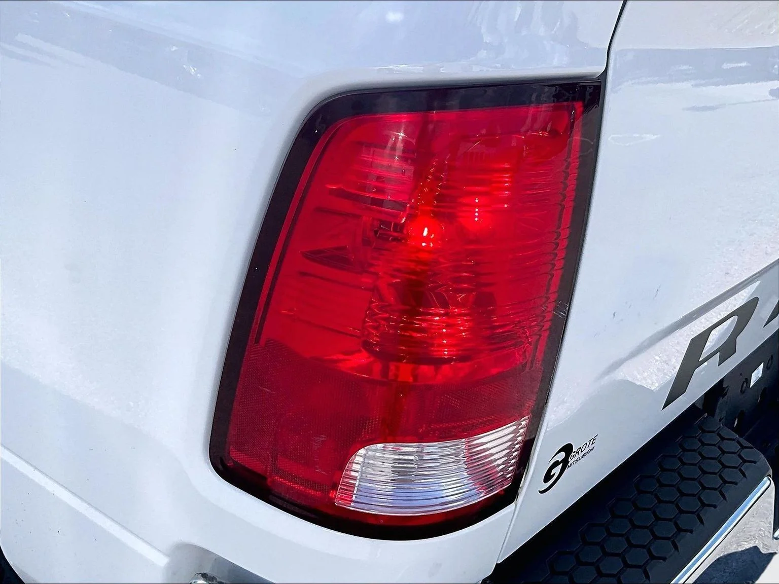 Used 2022 White Ram SLT image 32