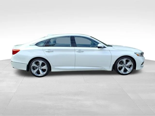 Used 2018 White Honda Touring 2.0T image 14