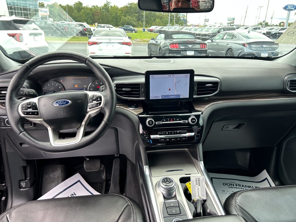 Used 2022 Black Ford Limited image 15