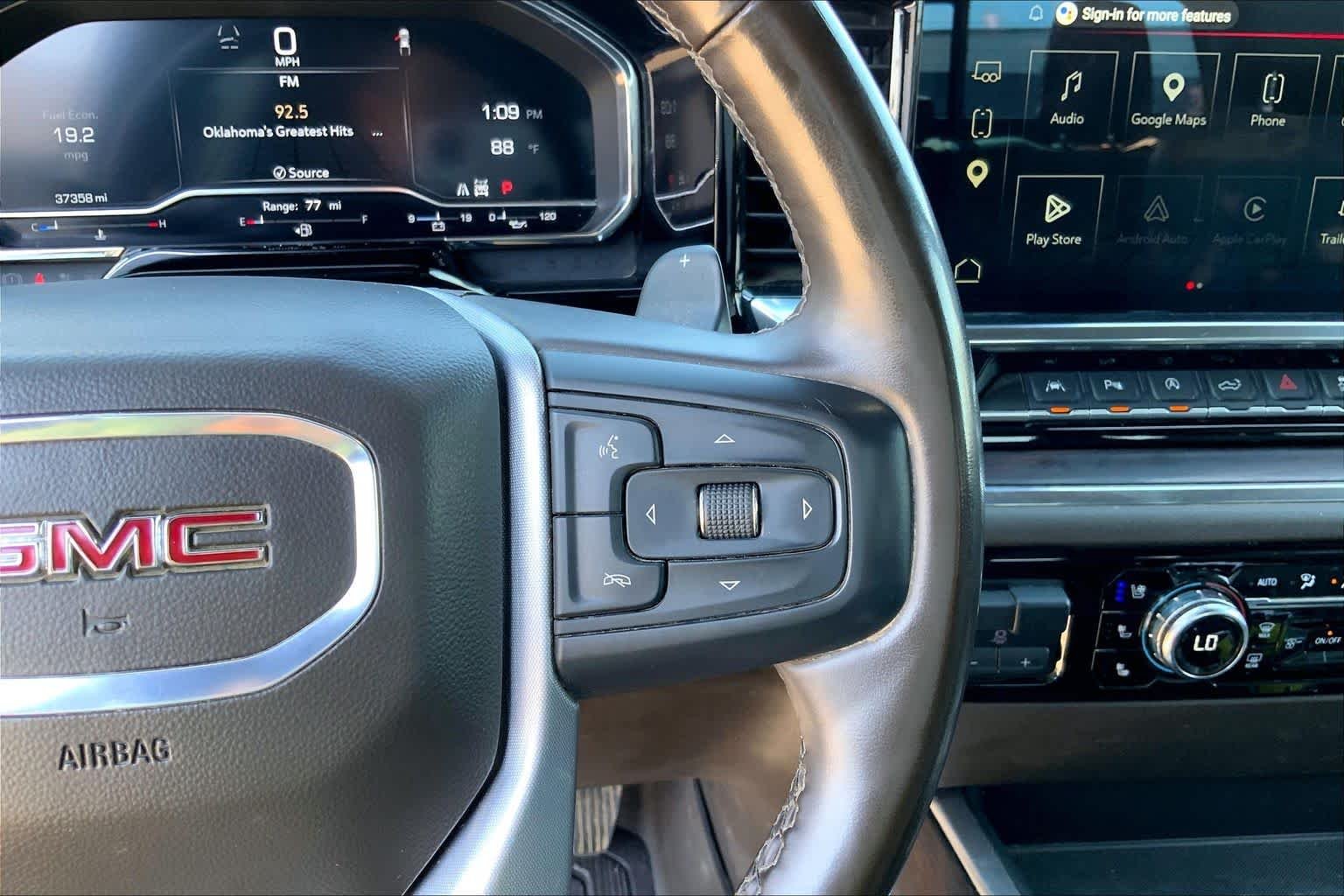 Used 2025 Summit White GMC SLT image 24