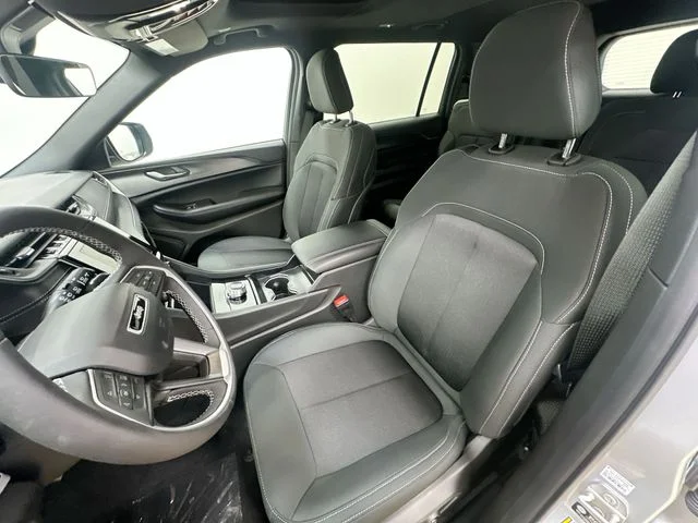 New 2026 Silver Zynith Exterior Paint Jeep Laredo X image 14