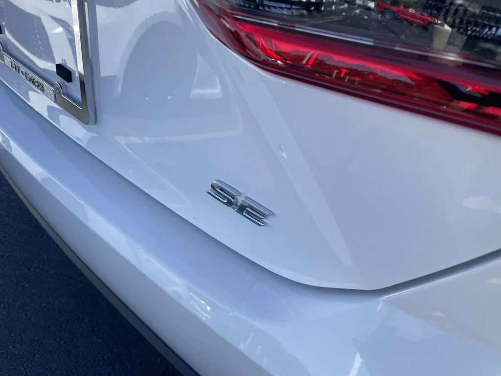 New 2026 Ice Cap Toyota SE image 12