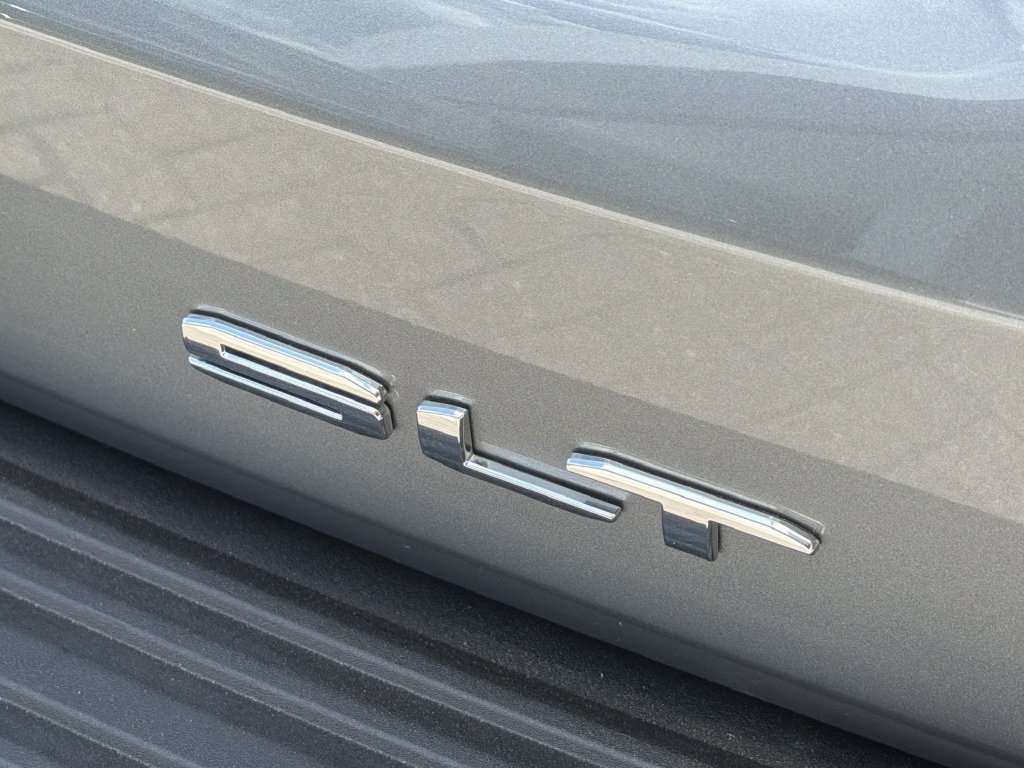 2023 GMC Yukon SLT - Photo 15