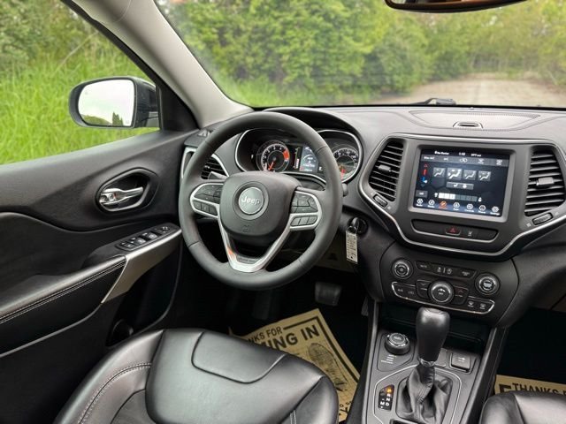 Used 2022 Crystal Metallic Jeep X image 28