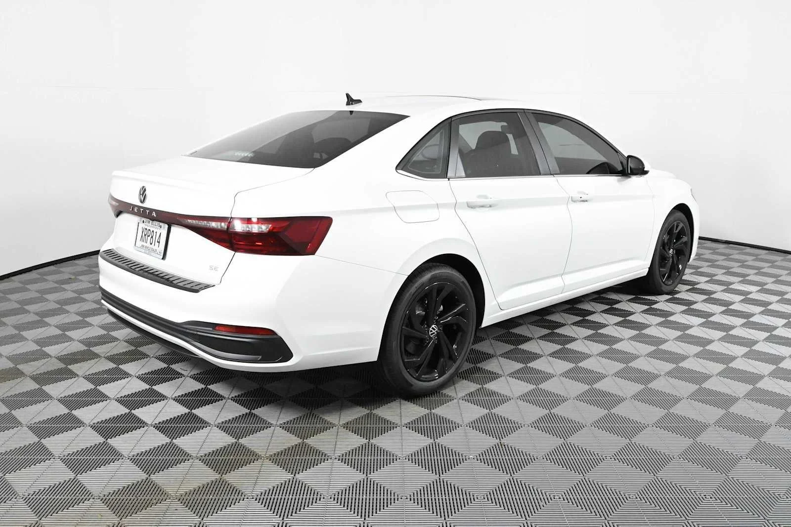 New 2026 Opal White Pearl Volkswagen SE image 7