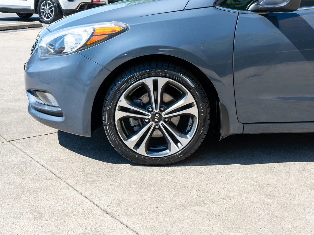 Used 2014 Blue Kia EX image 25
