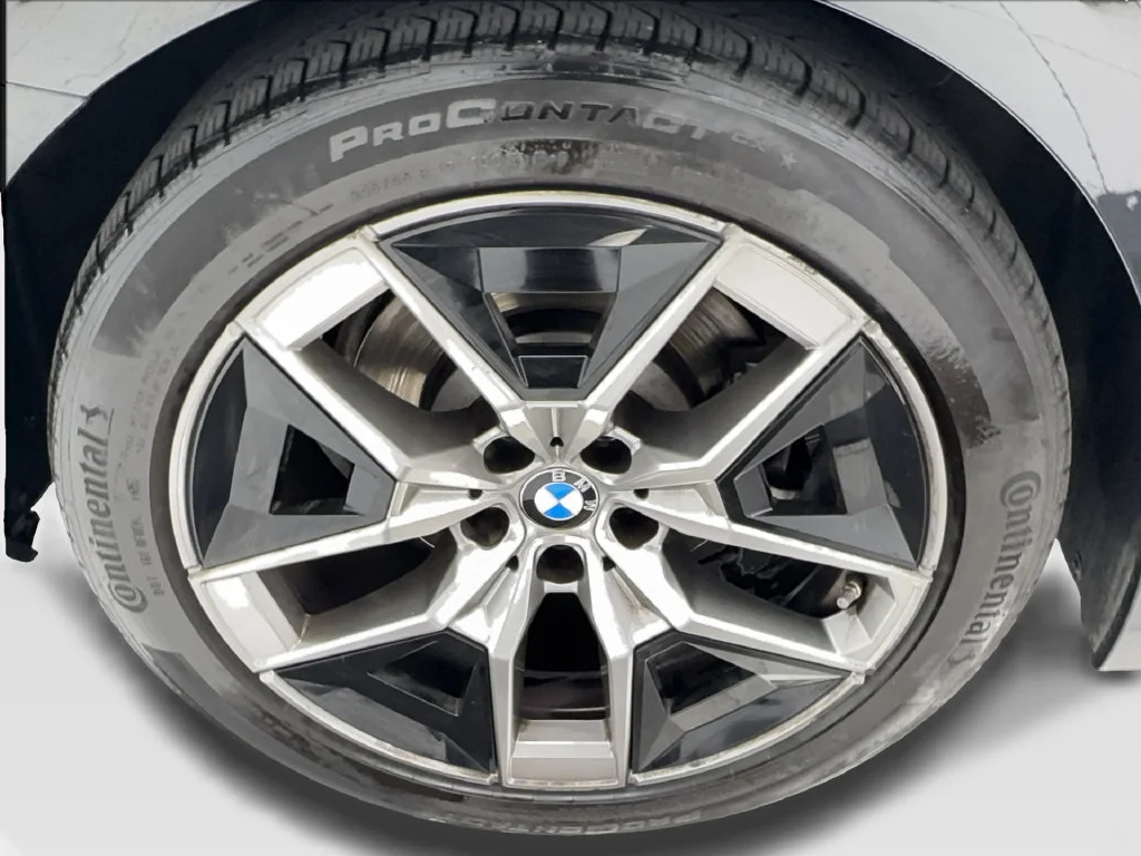 Used 2026 Black BMW 530i xDrive image 18