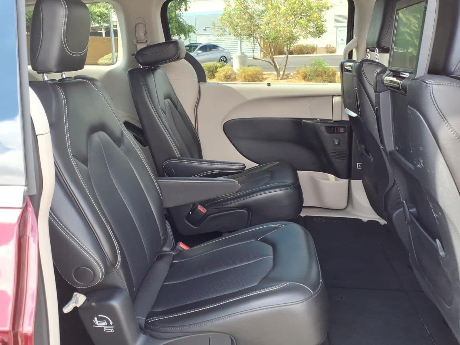 Used 2023 Velvet Red Pearlcoat Chrysler Touring L image 20