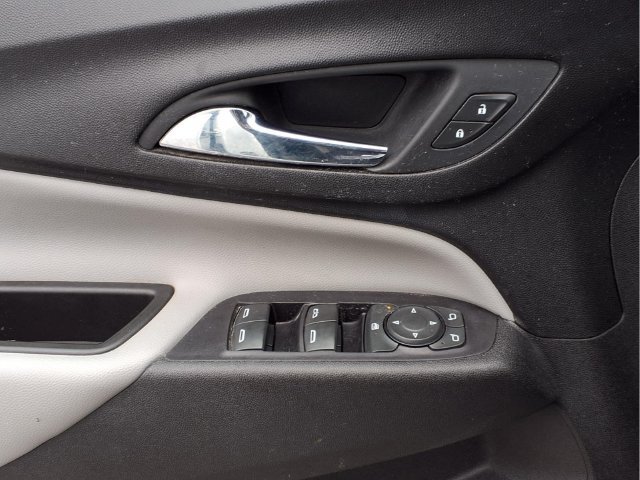 Used 2020 SUMMIT WHITE Chevrolet LS image 15