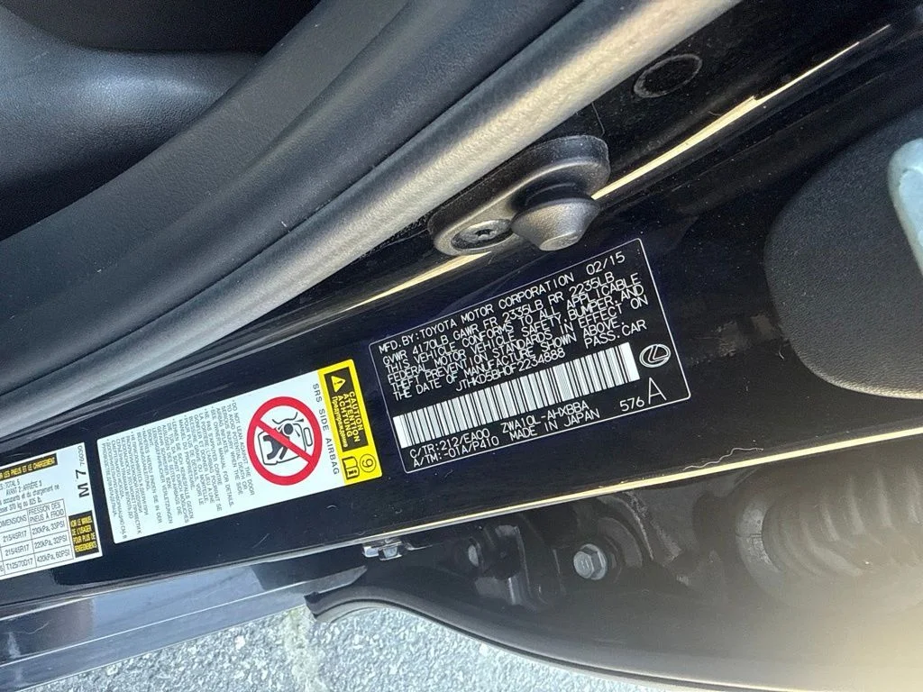 Used 2015 Black Lexus 200h image 34