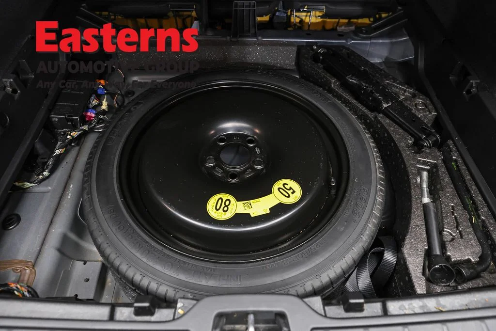 Used 2021 Gray Volvo Momentum image 22