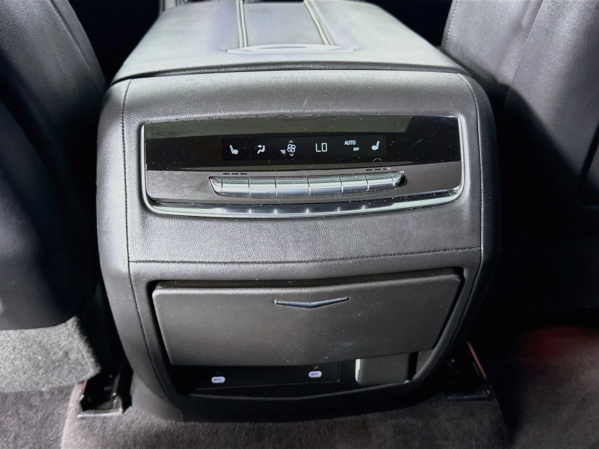Used 2023 BLACK RAVEN Cadillac 4WD Sport image 28