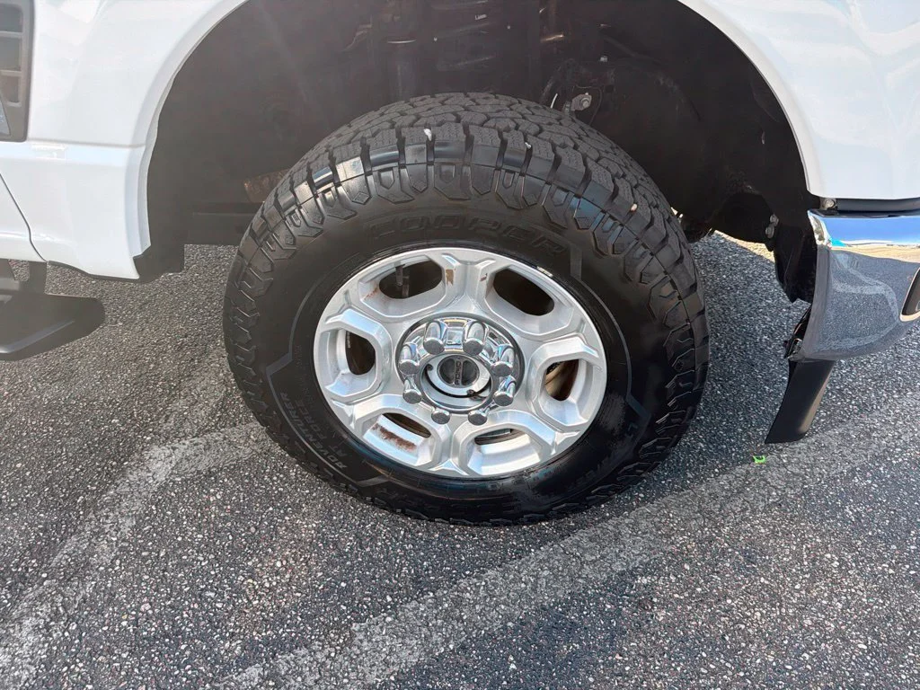 Used 2026 White Ford XL image 9