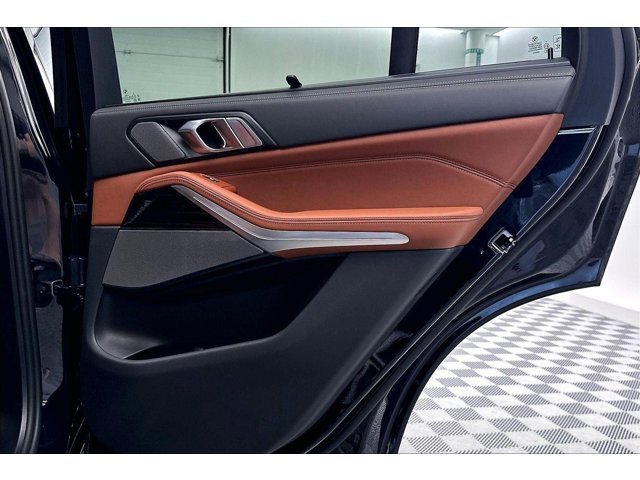 New 2026 Carbon Black Metallic BMW xDrive50e image 32