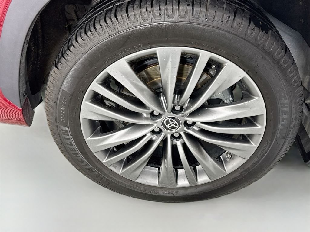 Used 2022 Red Toyota Platinum image 34
