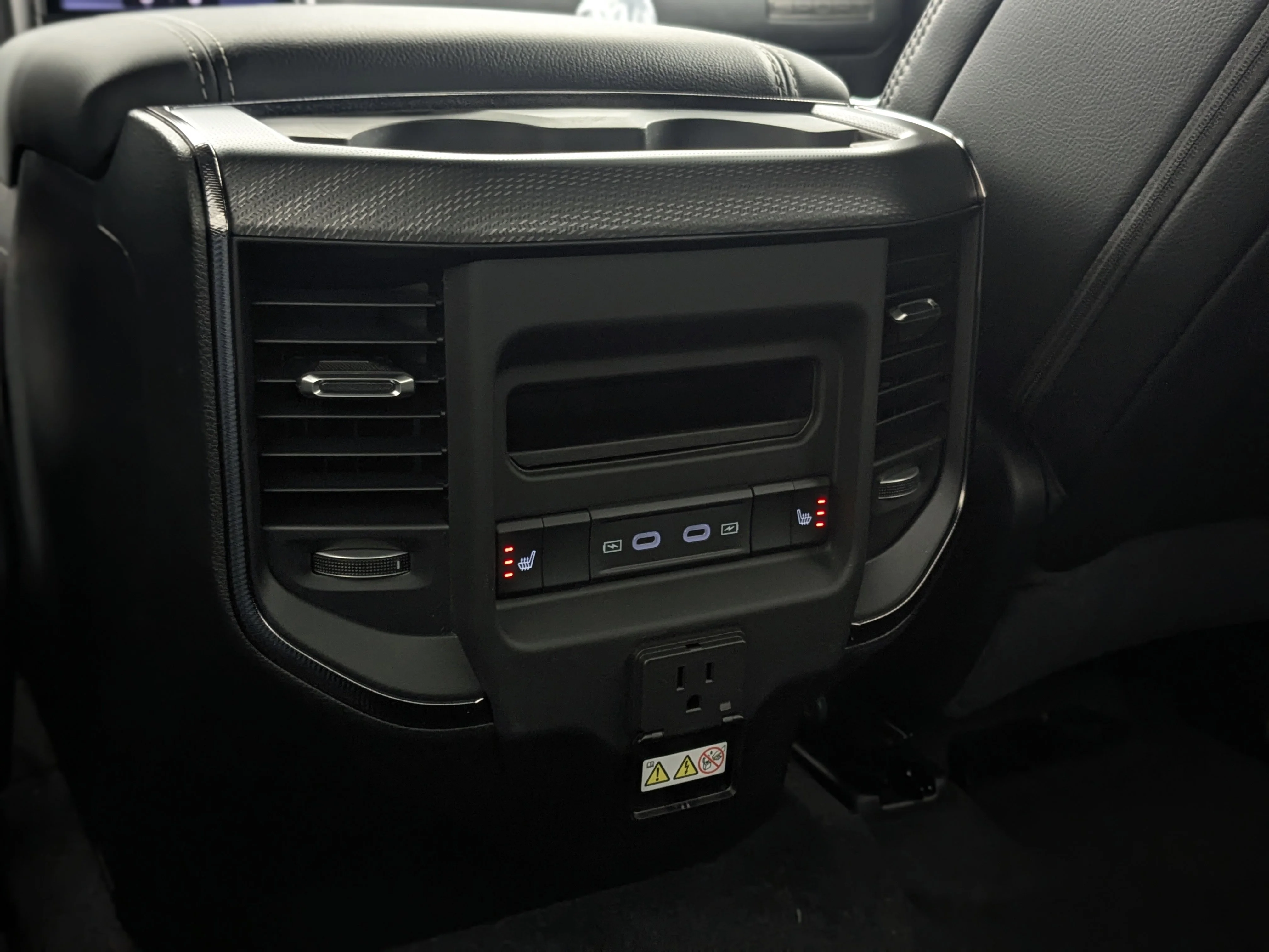 New 2026 White RAM Sport - - Night Edition - Sport Lvl 1 Grp - 5.7L HEMI V8 eTorque - Pano Sunroof & More image 31