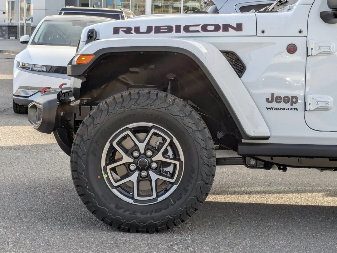 New 2026 White Jeep Rubicon - - 4x4 - Nappa Lthr - 3-Pc Hard Top - 8-Spd Auto - Safety Grp - Conv Grp & More! image 9