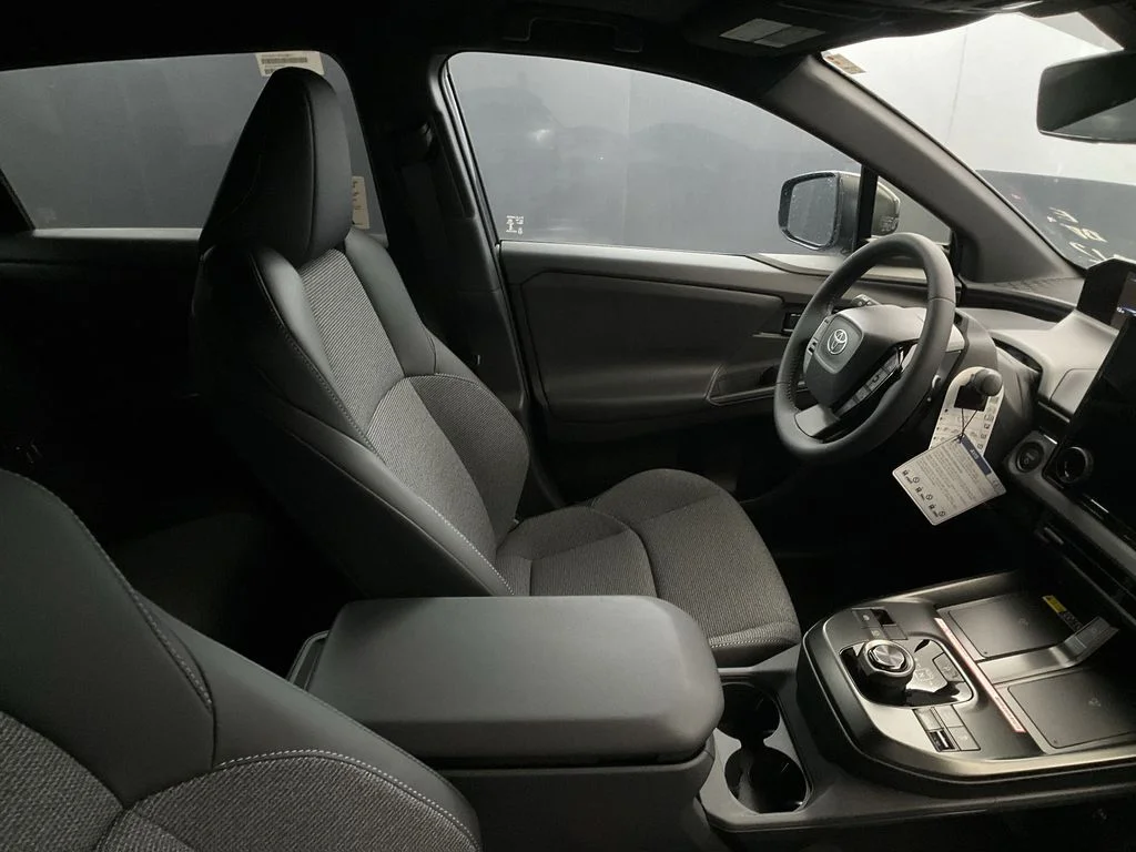 2026 Toyota bZ XLE - Photo 26
