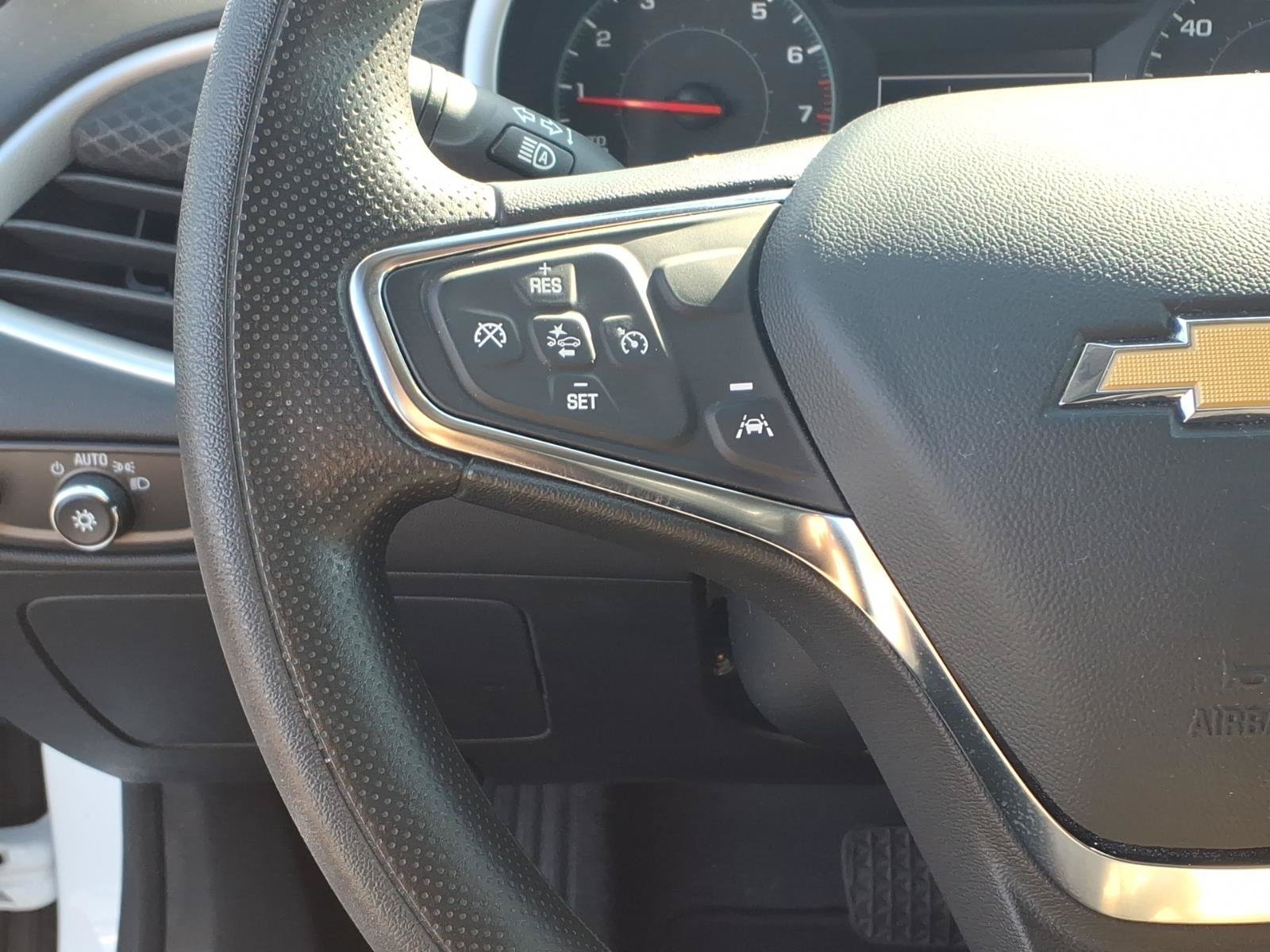 Used 2023 SUMMIT WHITE Chevrolet LT image 18