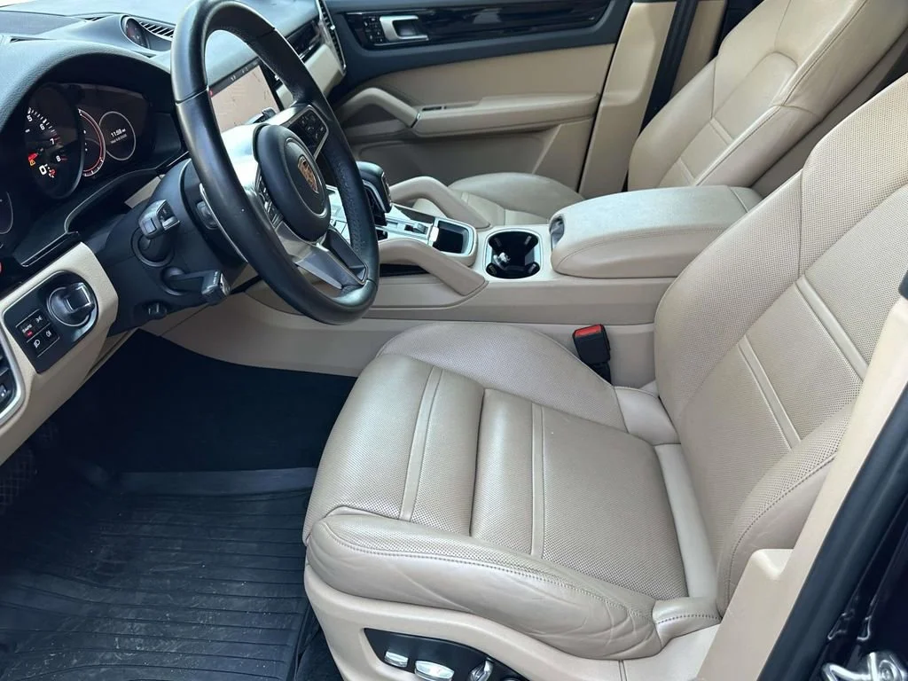 Certified Used 2019 Blue Porsche  image 19
