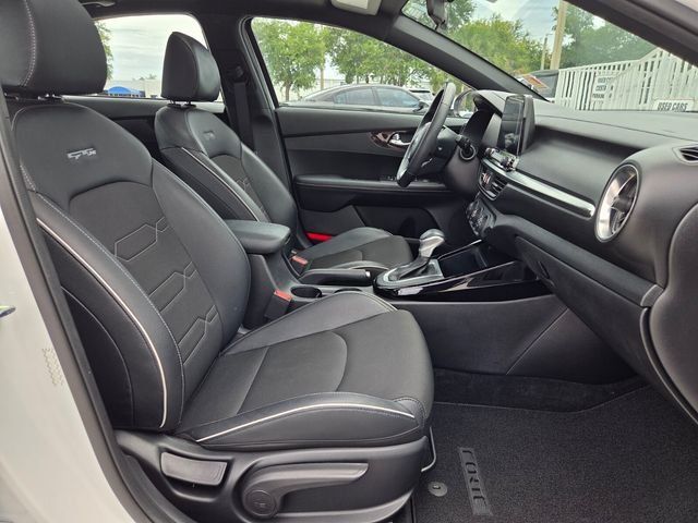 Certified Used 2021 White Kia GT-Line image 17