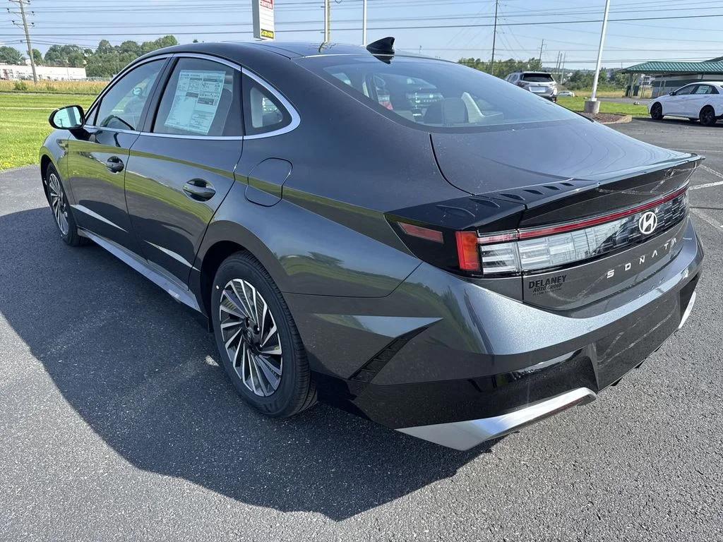 New 2026 Gray Hyundai SEL image 6