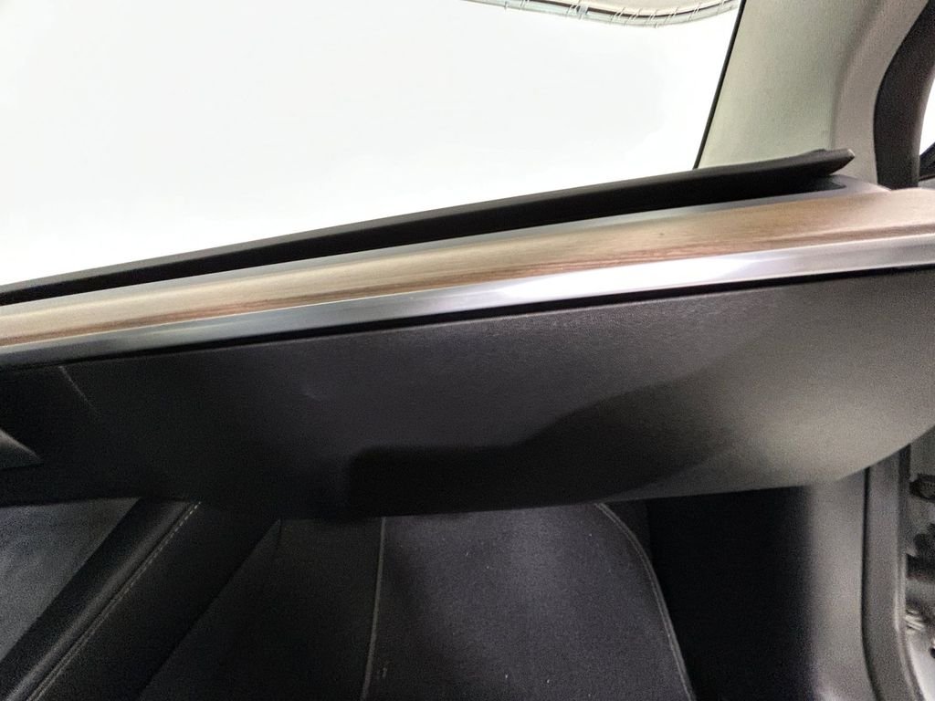 Used 2022  Tesla Long Range image 24