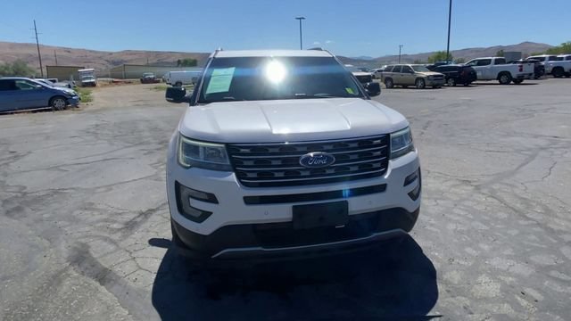 Used 2017 White Ford XLT image 3